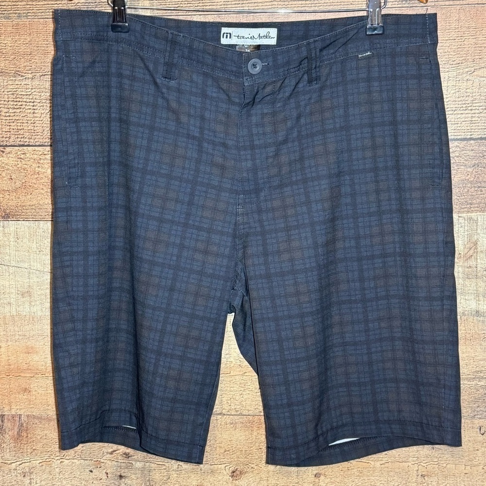 Travis Mathew Men's Plaid Shorts size 36 Black Charcoal Blue Golf Activew